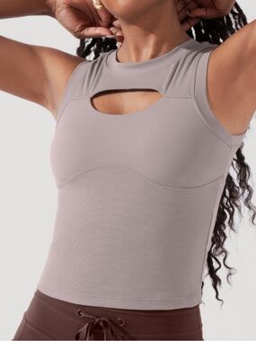 Popflex Active Peekaboo Crew Tank in Smokey Taupe